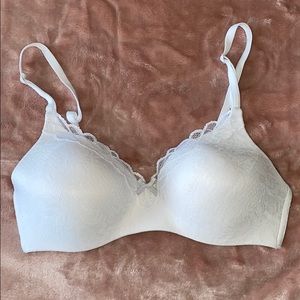 white wireless padded bra